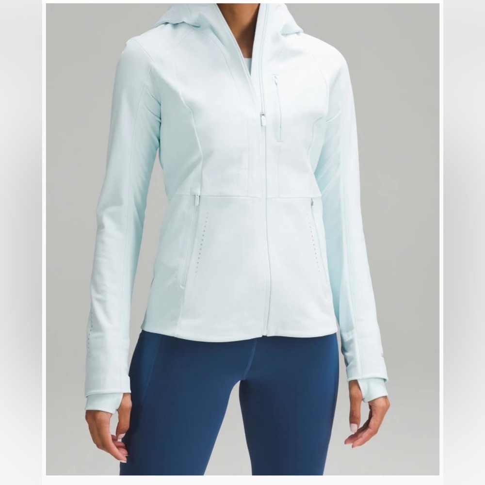 Lululemon Cross Chill Full Zip Up Jacket in Sheer Blue Light Blue Size 2 NEW